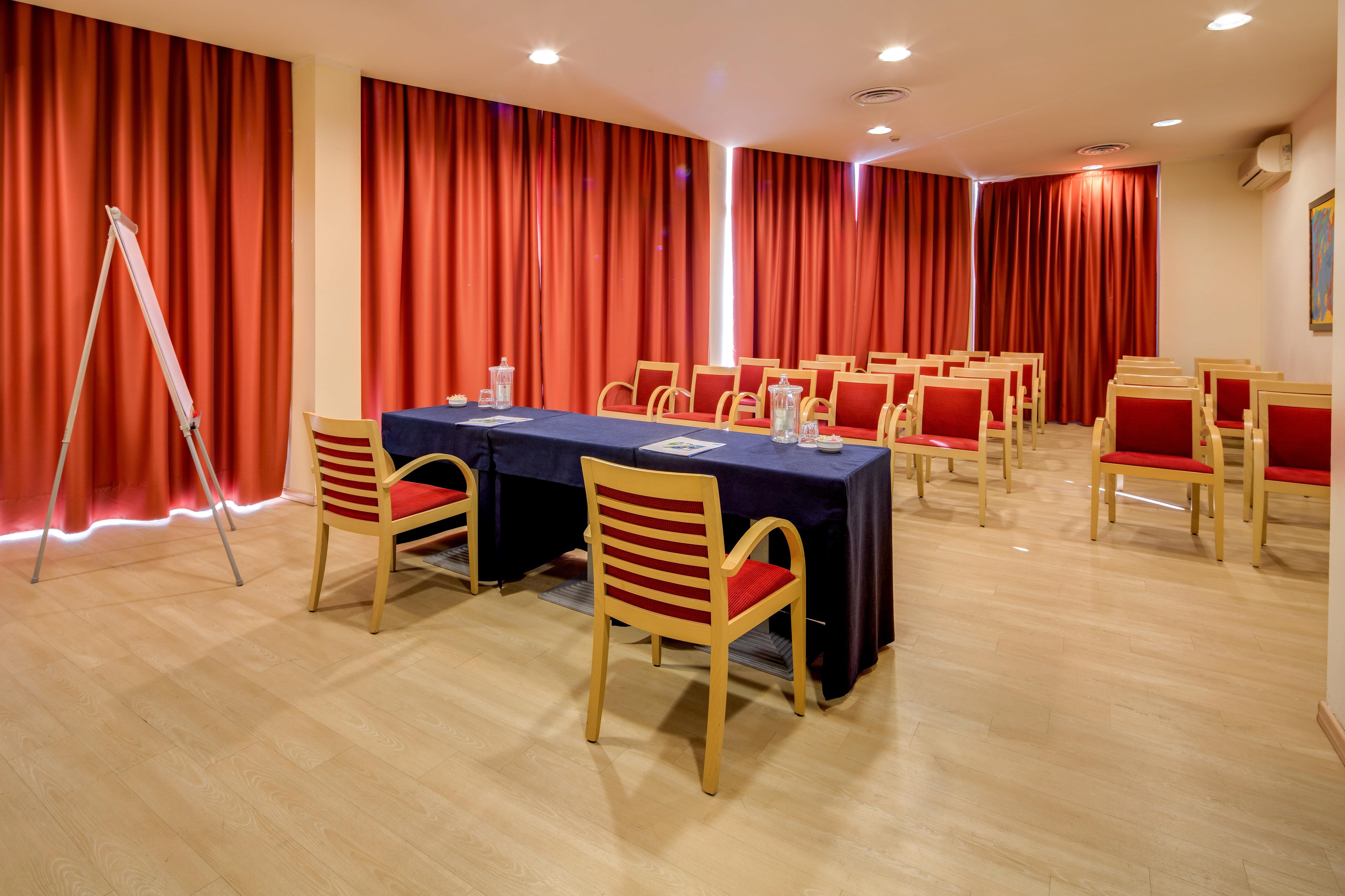 Holiday Inn Express Parma, An Ihg Hotel Εξωτερικό φωτογραφία